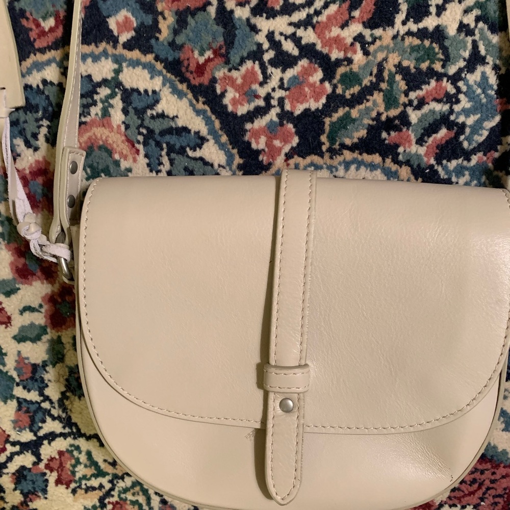 Cream Crossbody Saddle Bag - Unbranded